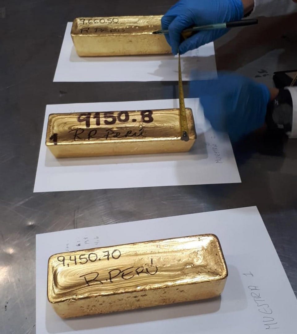 El oro, la madera y la cocaína del Perú